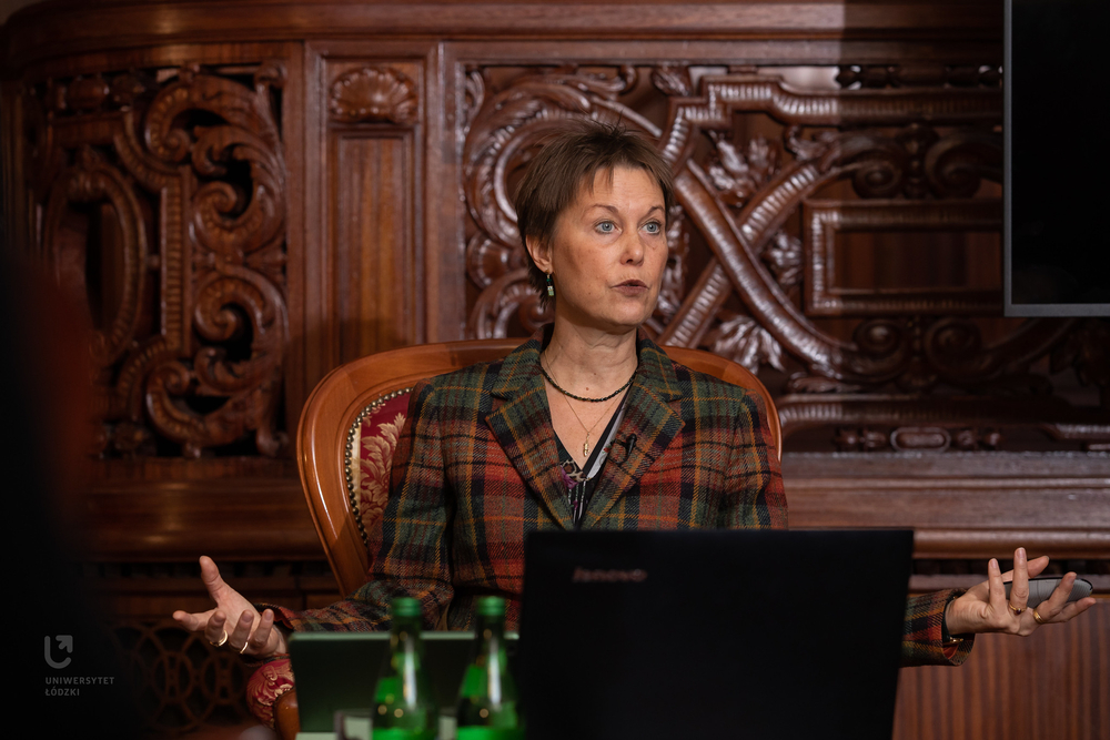 Profesor Isabel Grimm-Stadelmann during her lecture at the Biedermann’s Palace