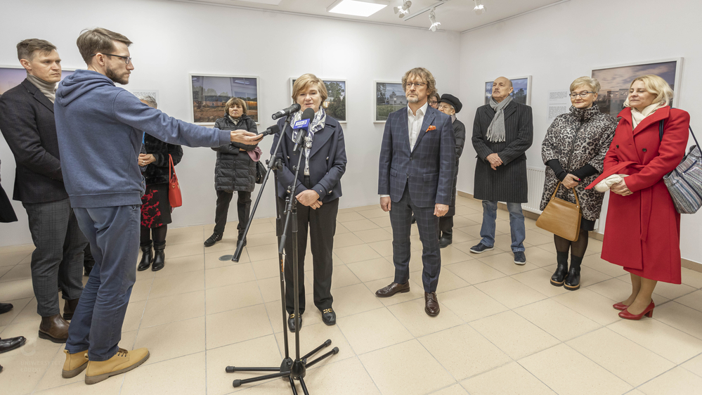 Rector of the University of Lodz, Prof. Elżbieta Żądzińska, giving a speech at the opening of the exhibition