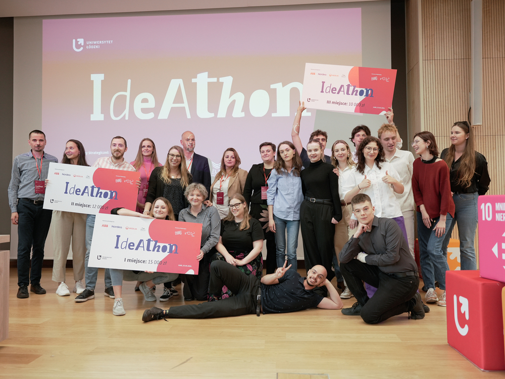 The event participants during the final of Ideathon