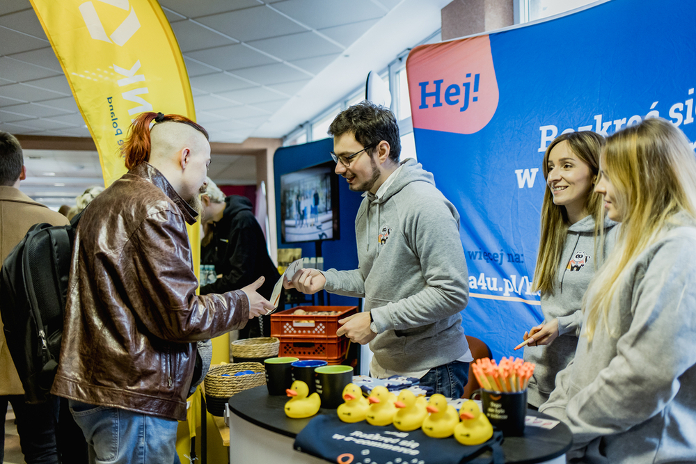 Participants and exhibitors during the WorkShow 2024