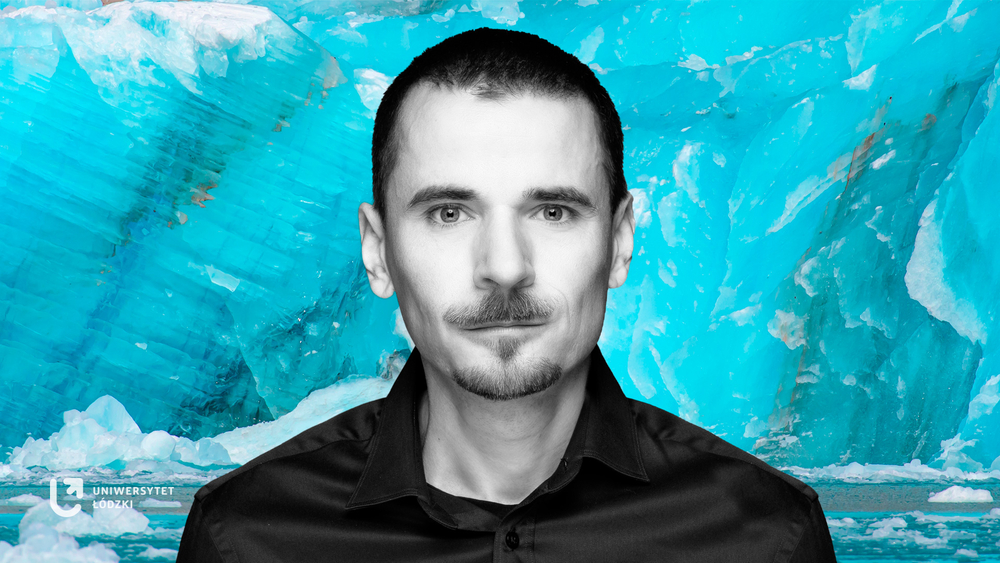 prof. Krzysztof Pabis na tle jednolitej ściany lodu lodowcowego prof. Krzysztof Pabis na tle jednolitej ściany lodu lodowcowego